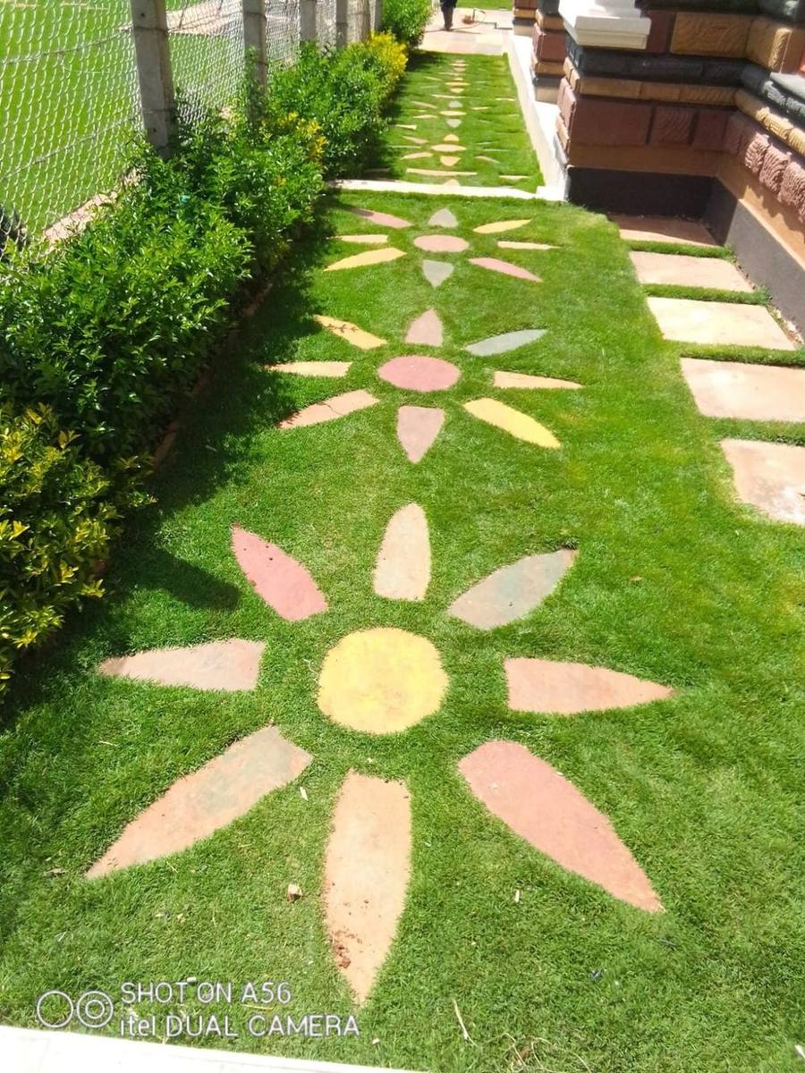 Aerial view of flower-pattern paved lawn in a different colourway